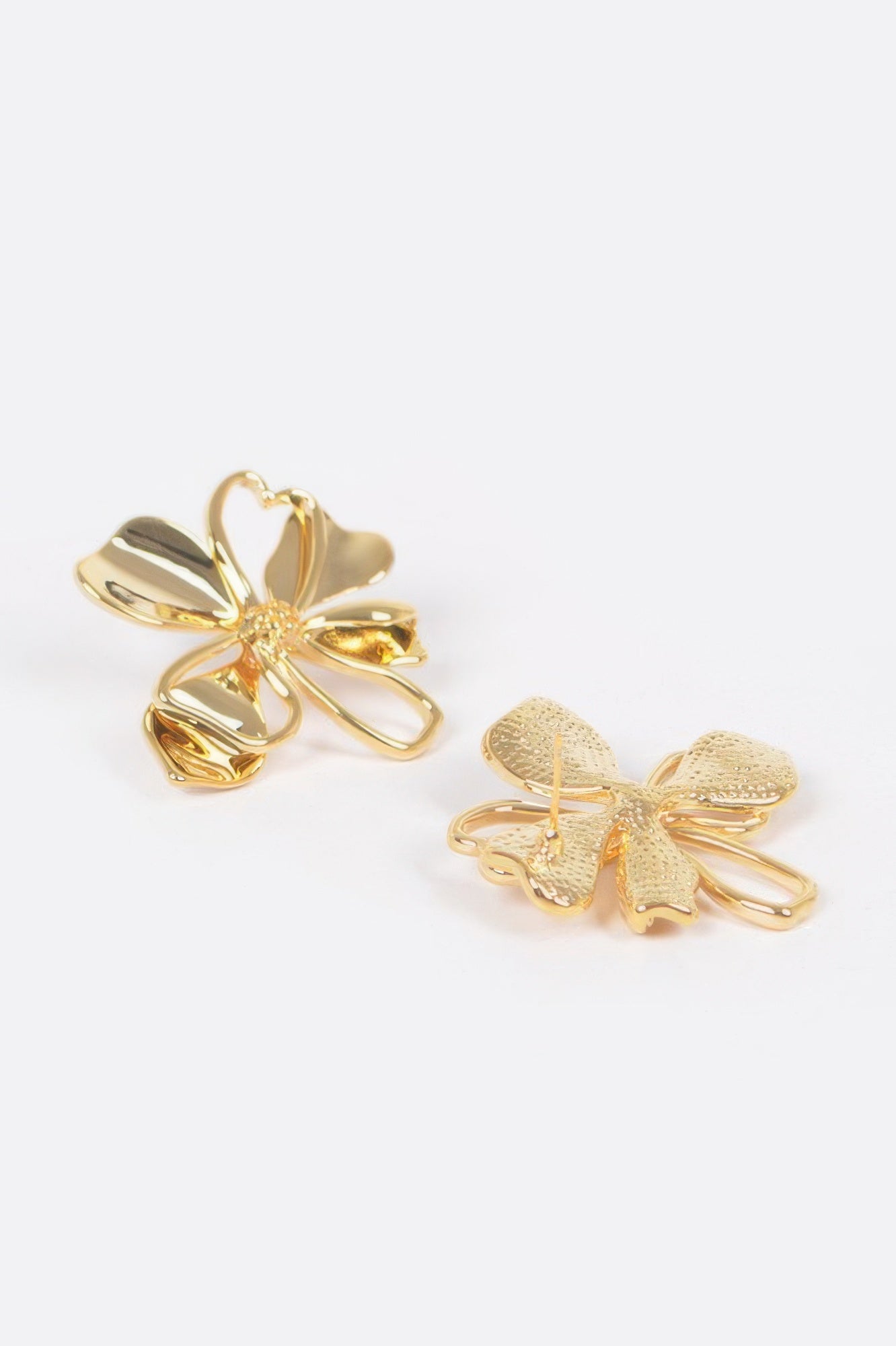 Metal Flower Earring.