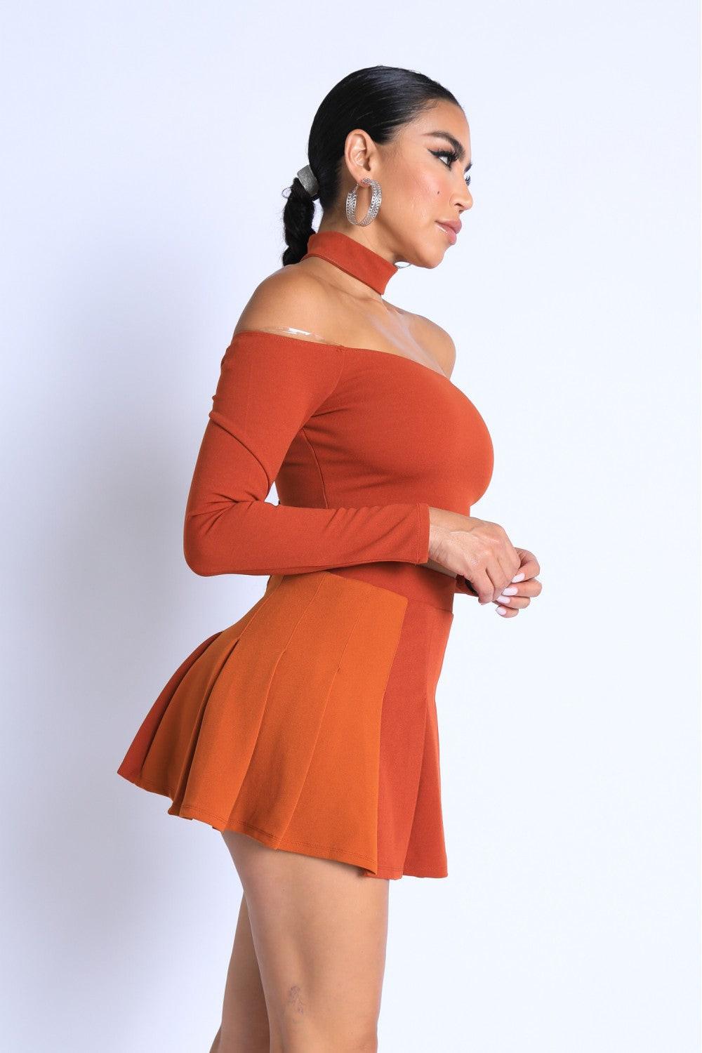 Choker Off-shoulder Top Set.