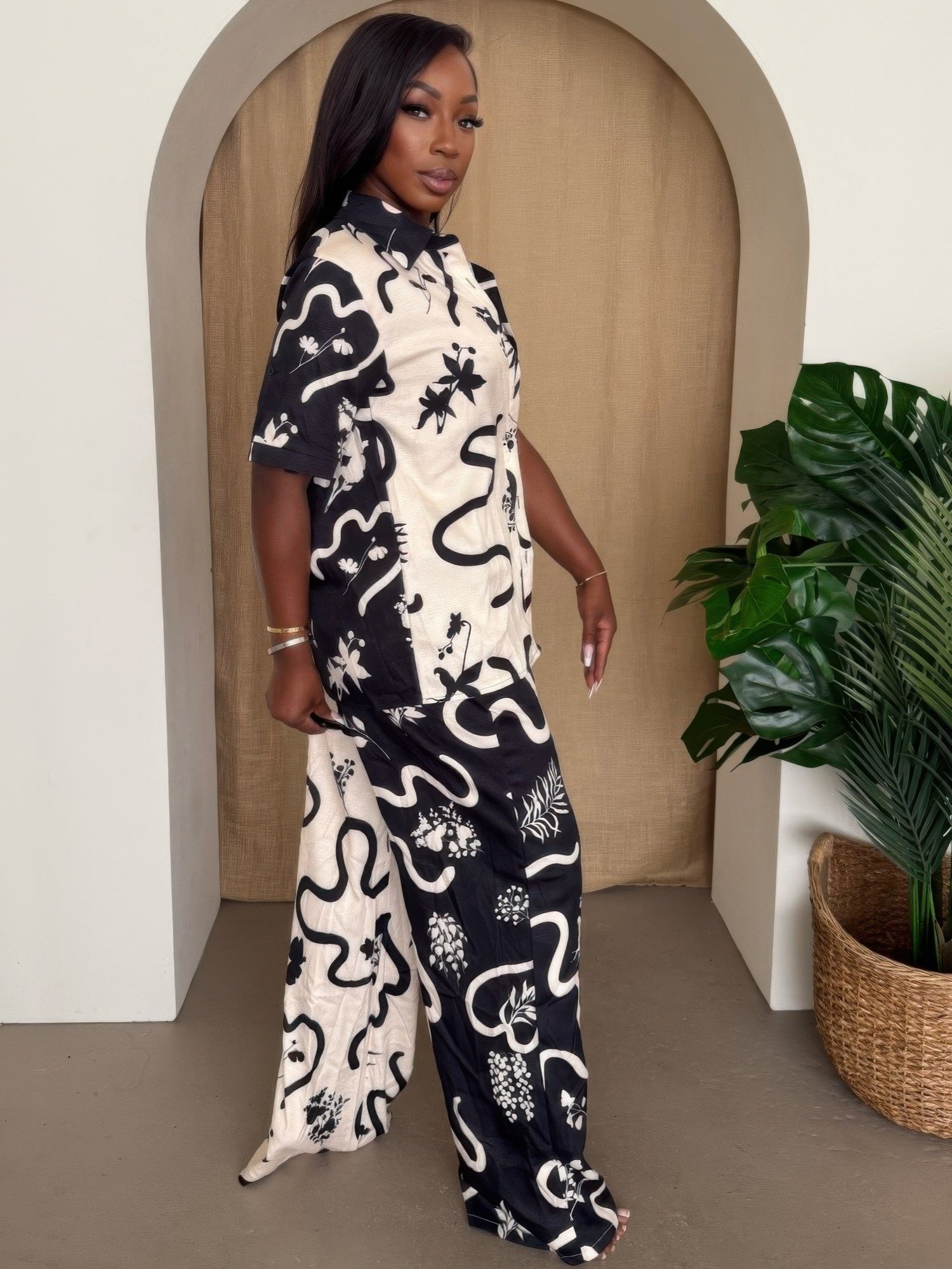 Woman's Resort Wear Pant Set.